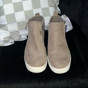 Gray time and tru shoes